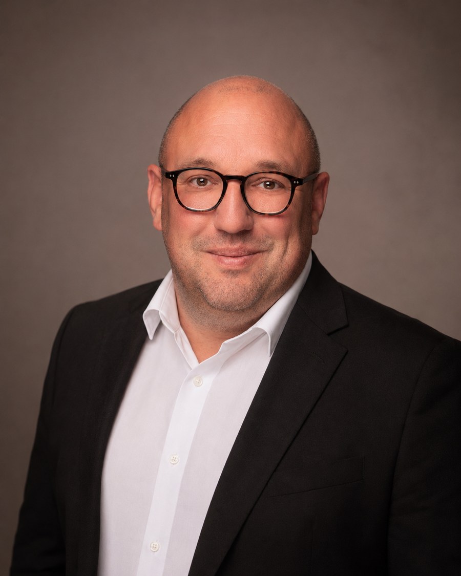 Daniel Zech am Schreibtisch